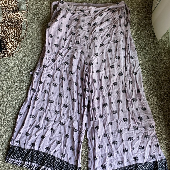 cropped light weight flowy pants - Picture 2 of 3